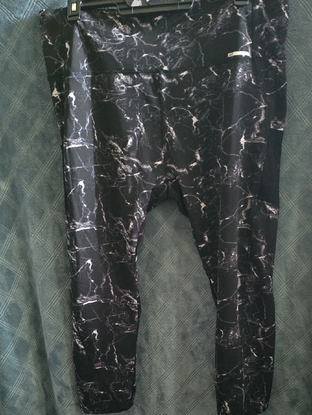 Performance JGX Marble-Print Black Woman Plus Size Leggings